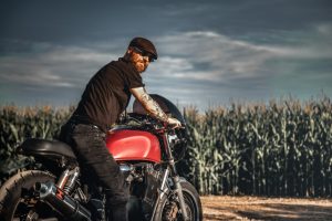 Photographie moto café racer – McBluesik – style cinématographique20