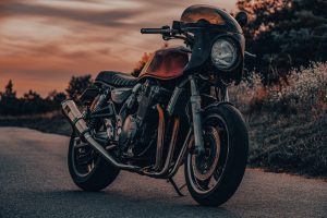 Photographie moto café racer – McBluesik – style cinématographique20