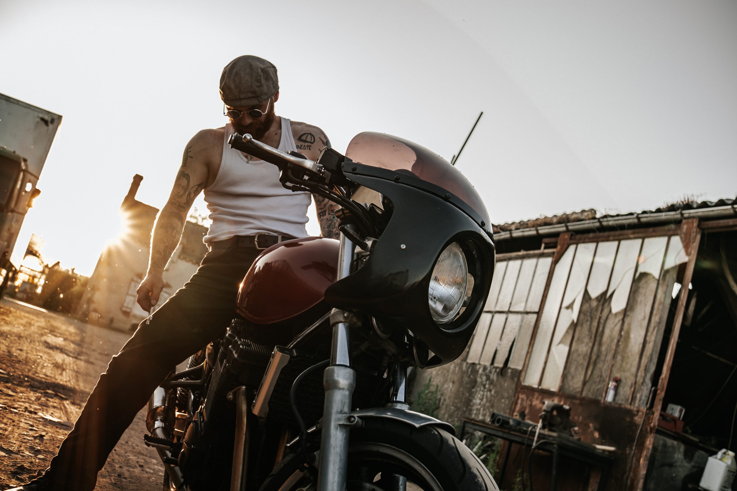 Photographie moto café racer – McBluesik – style cinématographique28