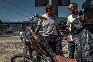 Photographie moto Punta Bagna à Courchevel – style cinématographique5