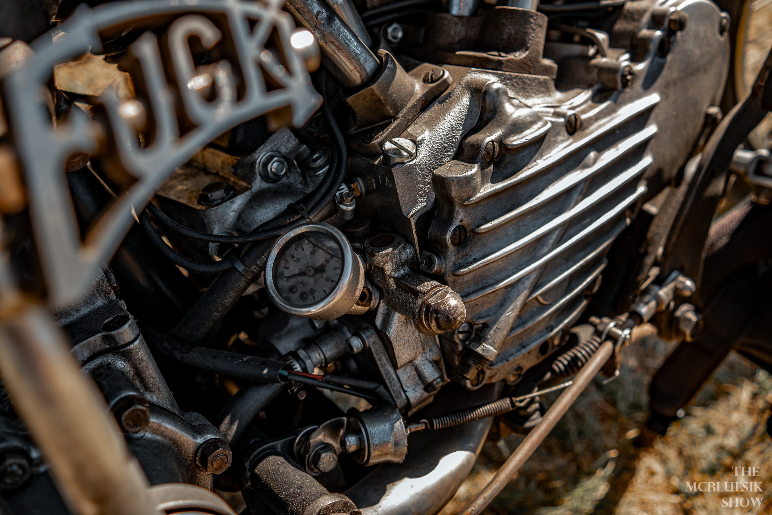 Photographie moto Punta Bagna à Courchevel – style cinématographique8