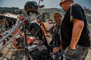 Photographie moto Punta Bagna à Courchevel – McBluesik – style cinématographique11